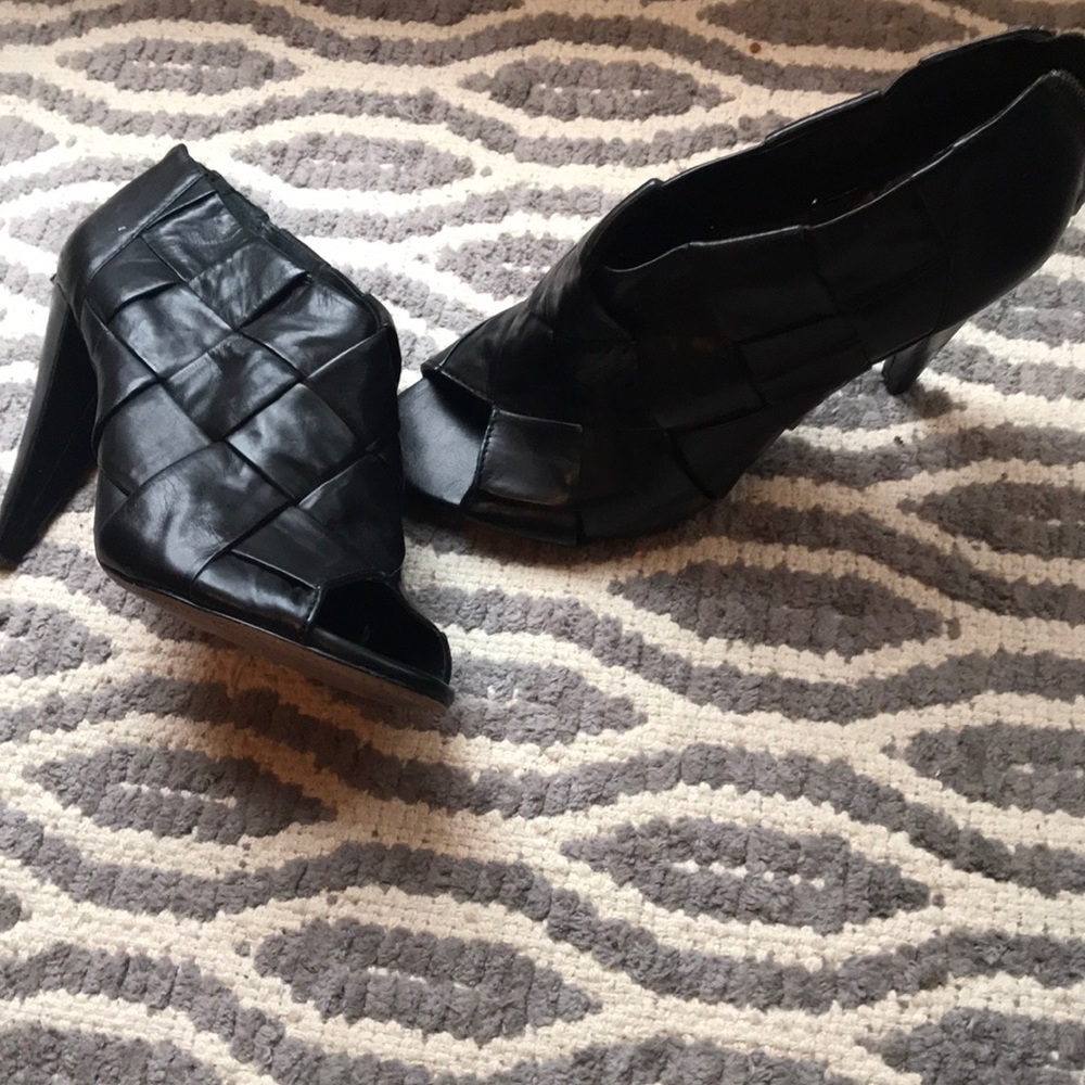 Peep toe heels